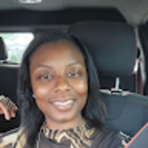 Meet your Posher, Monique